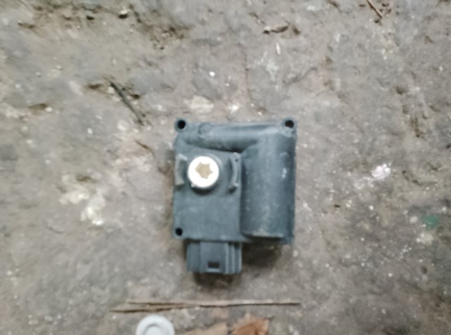 Кроковий двигун пічки