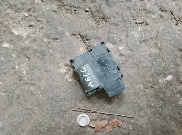 Кроковий двигун пічки