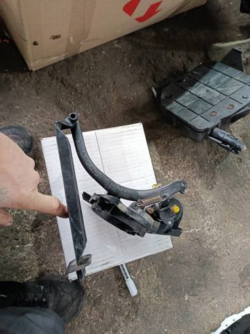 Датчик положення педалі акселератора (газу)