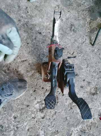 педаль газа