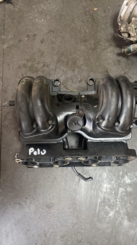 колектор впускний