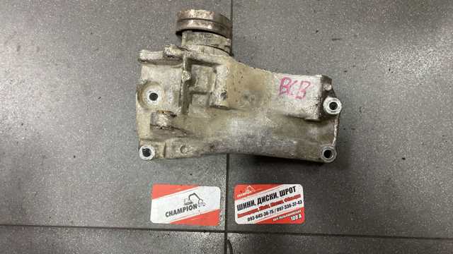 Кронштейн генератора