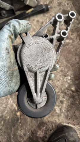 Влаштування натяжки ременя