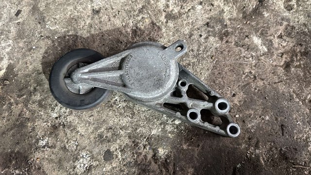 Влаштування натяжки ременя