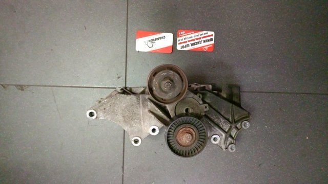 Натягувач приводного ременя