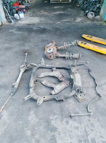Левый рычаг передней нижней подвески 0352064 GM