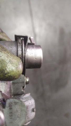 Регулятор тиску палива