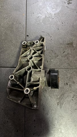 Кронштейн генератора