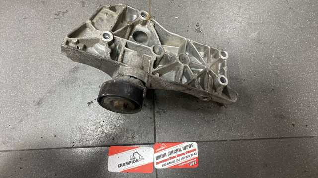 Кронштейн генератора