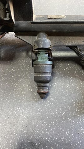 Форсунка впрыска топлива