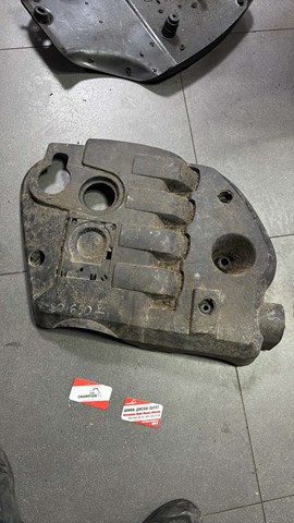 Крышка двигателя