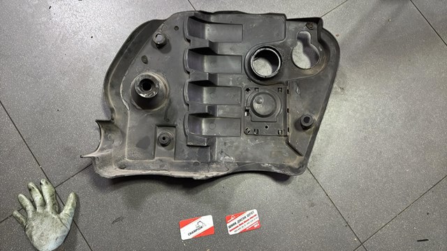 Крышка двигателя