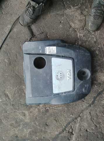 Кришка двигуна декоративна