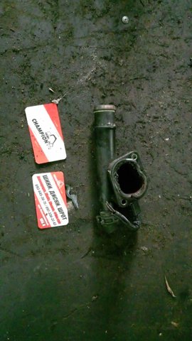 Фланец системы охлаждения (тройник)