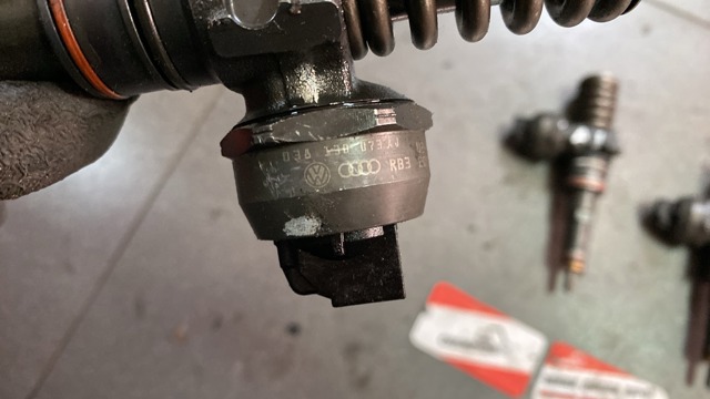 Форсунка впрыска топлива