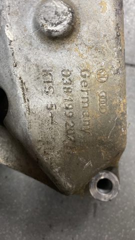 Кронштейн подушки (опори) двигуна, правої