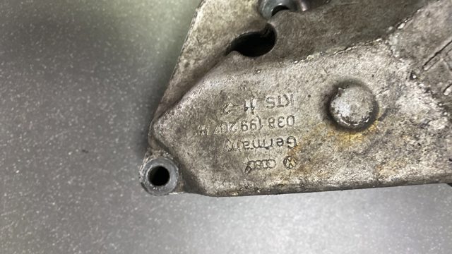 Кронштейн подушки (опори) двигуна, правої