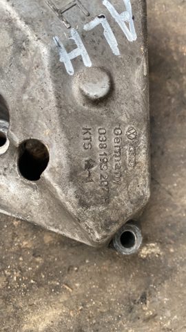 Кронштейн подушки (опори) двигуна, правої