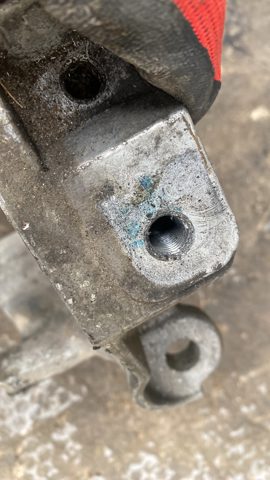 Кронштейн подушки (опори) двигуна, правої