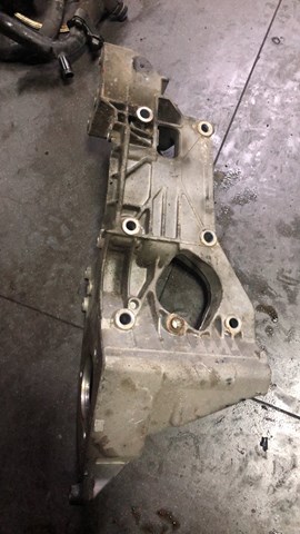 кронштейн генератора