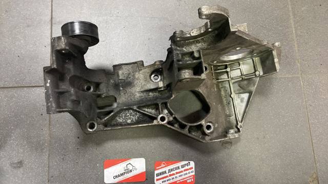 кронштейн генератора