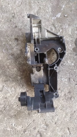 кронштейн генератора