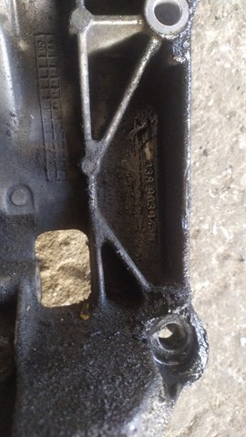 кронштейн генератора