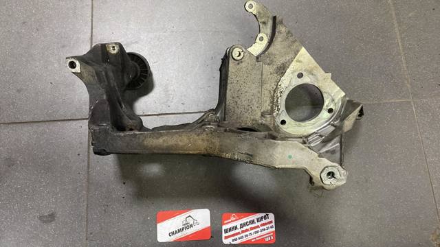 кронштейн генератора