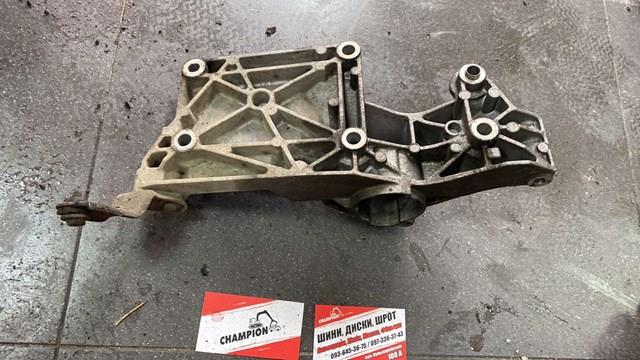 кронштейн генератора