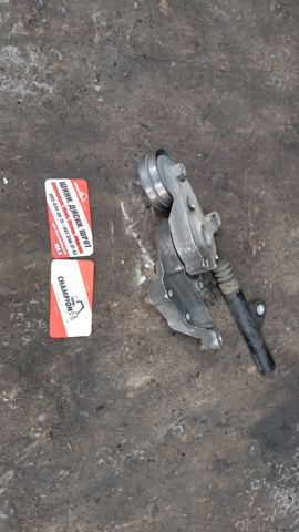 Натяжитель приводного ремня