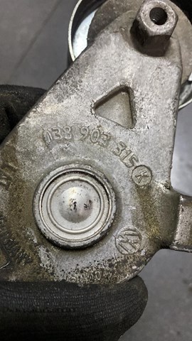 Натяжитель приводного ремня