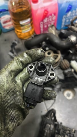 Датчик давления наддува