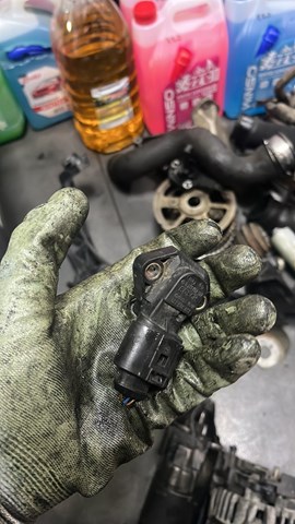 Датчик давления наддува