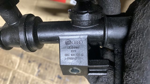 VAG 03C103175F Клапан PCV вентиляции картерных газов в наличии Черновцы