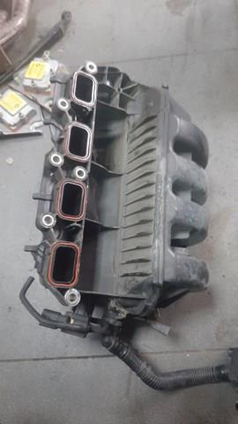 колектор впускний