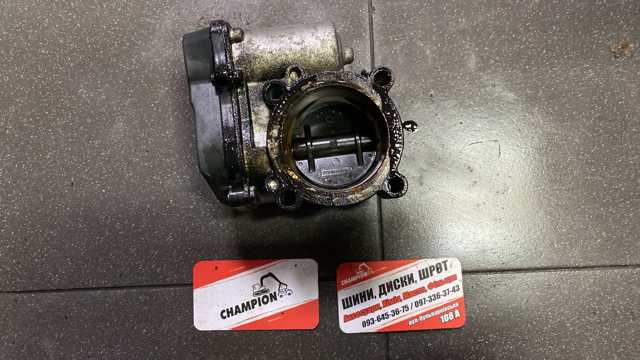 Дроссельная заслонка в сборе