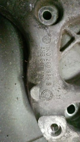 Натягувач приводного ременя