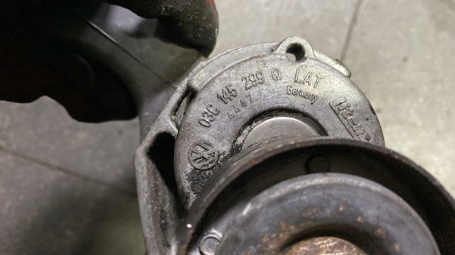 Ролик натягувача приводного ременя — фото 1