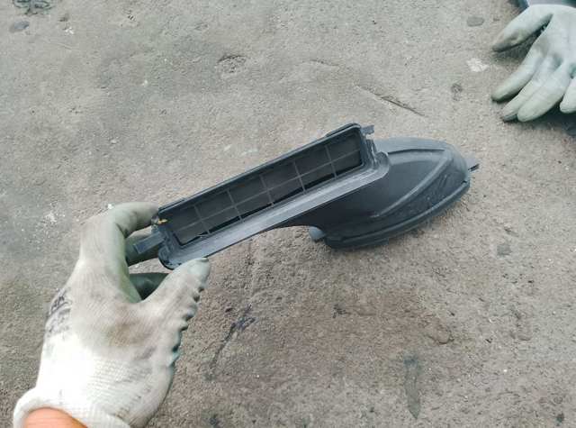 Патрубок впускной