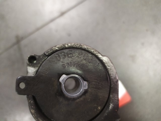 Натягувач приводного ременя