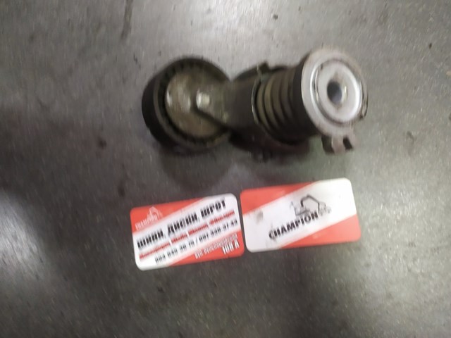 Натягувач приводного ременя