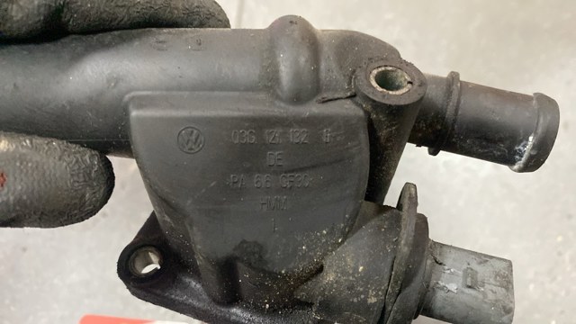 Фланець системи охолодження (трійник)