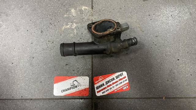 Фланец системы охлаждения (тройник)