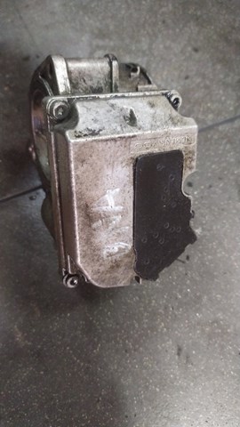 Дросільна заслінка в зборі