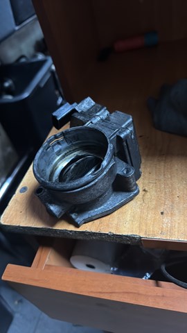 Дроссельная заслонка в сборе(обламана фішка)