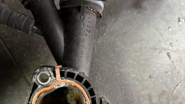 Фланец системы охлаждения (тройник)