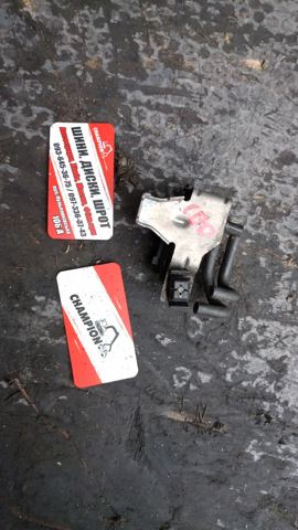 Кронштейн клапана