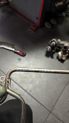 Трубка топливна