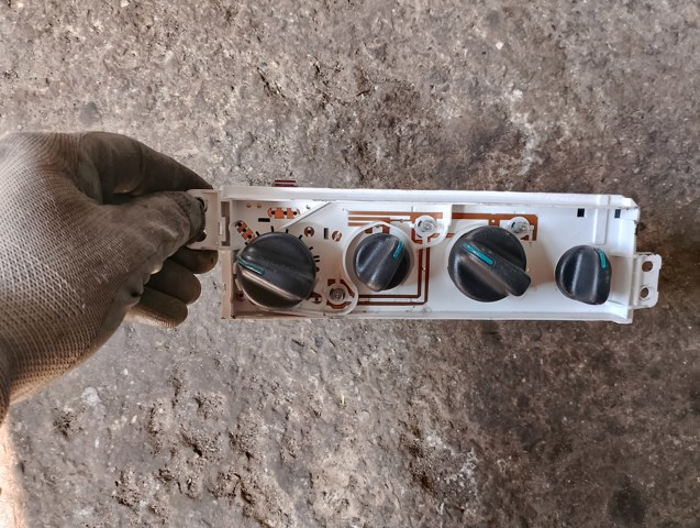 Вмикач регулювання салону