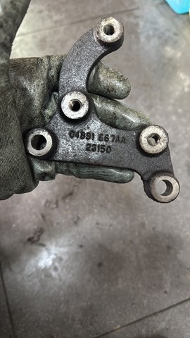 Кронштейн насоса